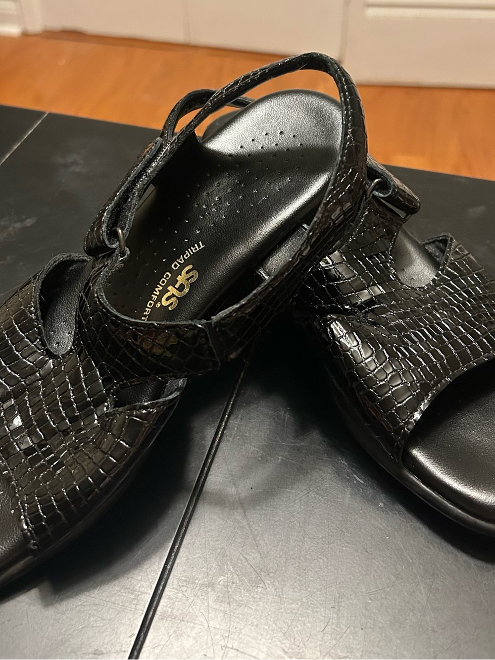 SAS Black Croc-Embossed Leather Slingback Sandals